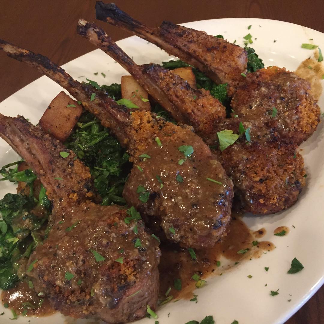Breaded lamb chops with broccoli rabe and roasted apples