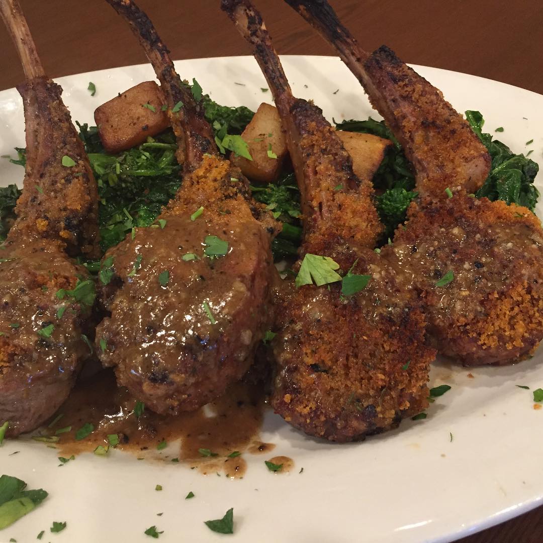 Grilled lamb chops with broccoli rabe and apples